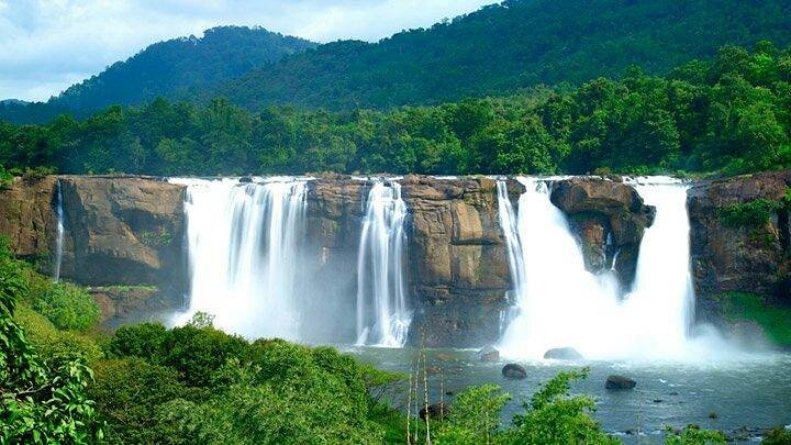 10 Famous Waterfalls in Kerala