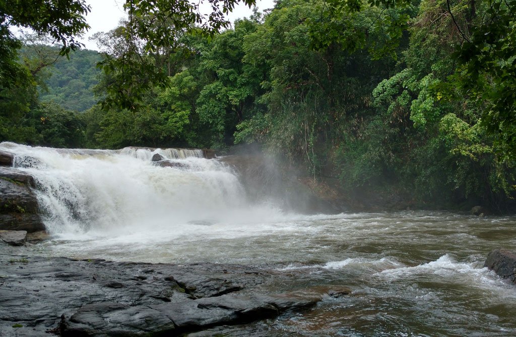 10 Famous Waterfalls in Kerala