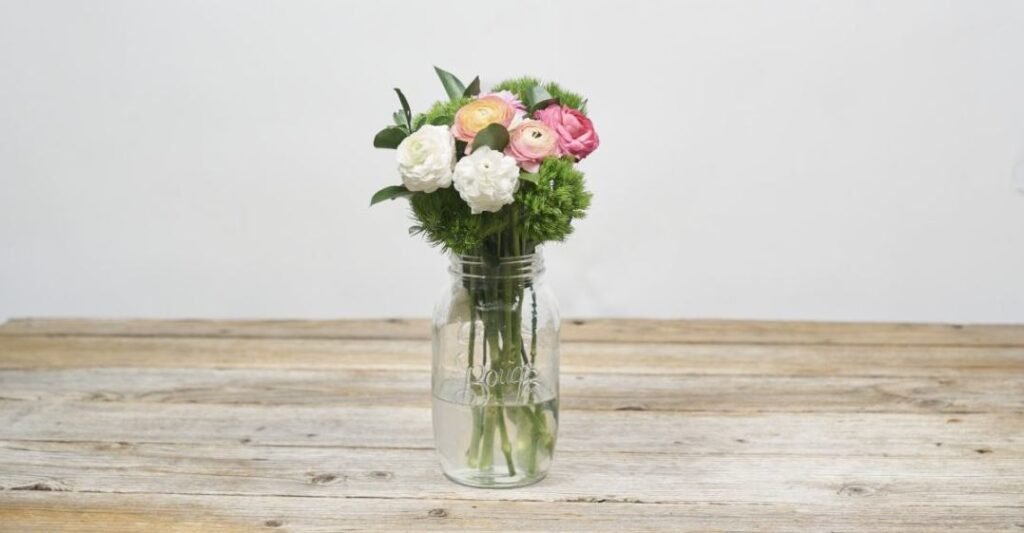 How to Keep Cut Flowers Fresh